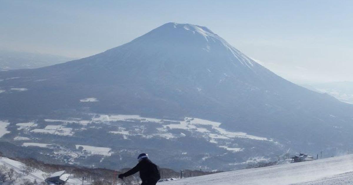 Snowboarding on Mount Yotei - Niseko, Hokkaido - Japan Travel