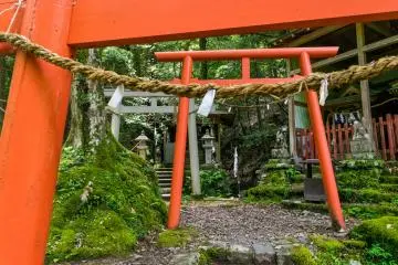 Le Funatama-jinja, qui est simplement l'un des nombreux sanctuaires dans lequels les pèlerins se reposaient et vénéraient durant leur voyage.