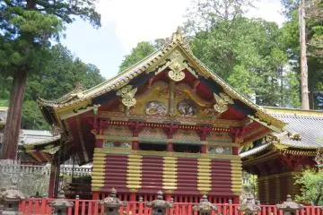 Toshogu Shrine just inside the Yomeimon Gate