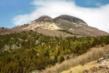 Looking back at Yufu dake from Mount Ilmorigajo