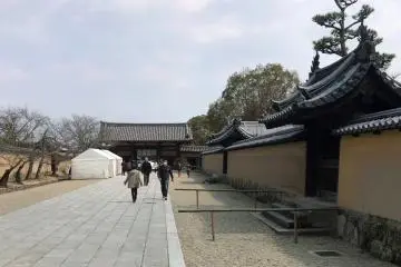 Sự tĩnh lặng của đền Hōryū-ji, Nara