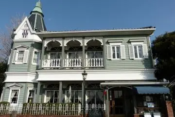 Gallery image