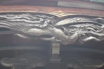 The carving below the eaves of the main hall