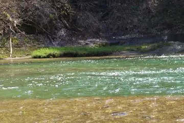 L'eau coule doucement