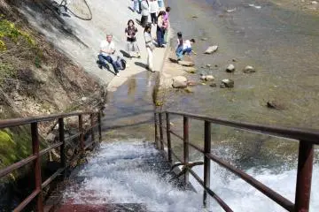 Faites bien attention en montant les escaliers