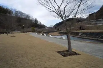 Pedestrian path leading towards Motegi Station
