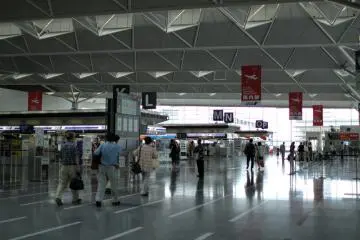 The wide, easy to access check in area of Centerair (Photo: *Yaco*)