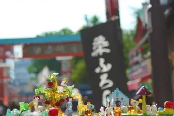 Souvenir shop that sells charms