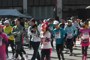 Making their way through the course
