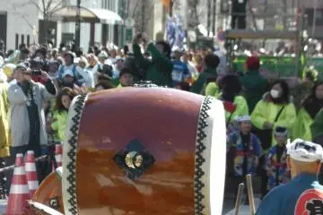 Taiko drummers putting on a show
