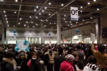 The mess in Tokyo Big Sight after the race