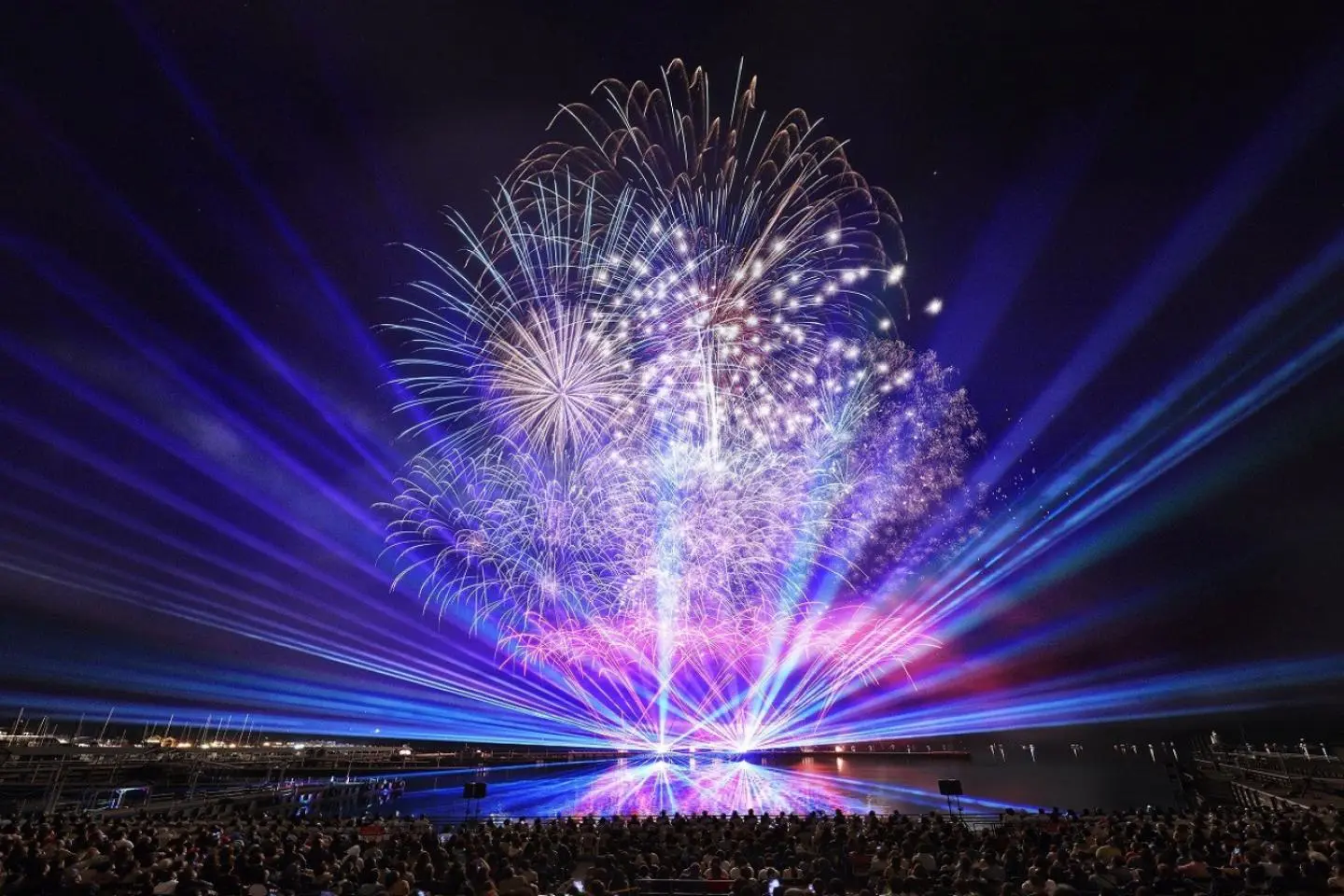 Trình diễn pháo hoa đặc biệt ở Huis ten Bosch 2017