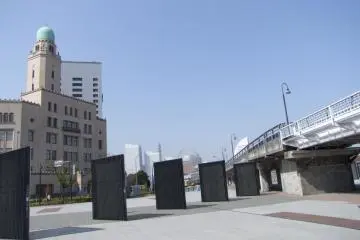 가는 길에 도시 공원 사이도 가른다