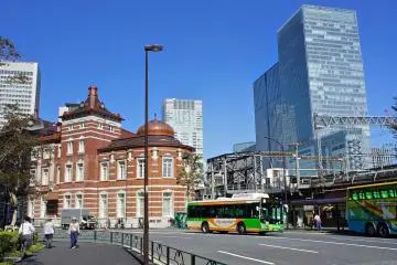 Una tarde en el domo de la estación de Tokio