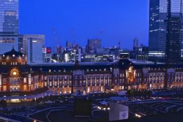 Vista panorámica de la estación de Tokio desde el 7° piso del edificio Marunouchi