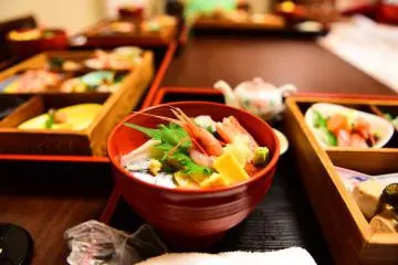 Chirashi bowl, in-room dining