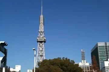 <p>Menara TV Nagoya yang terkenal di Taman Utama Hisaya Odori</p>