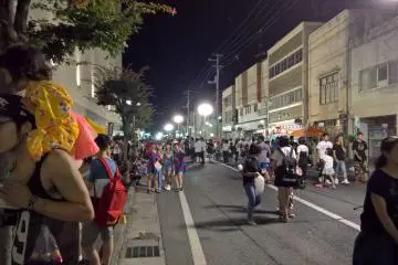 사쿠라노 백화점 앞 사람들