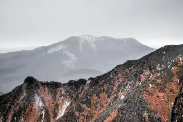 Tidak seperti kebanyakan gunung lain di area ini, Gunung Ontake berdiri sendirian di puncak karena ia adalah sebuah gunung berapi