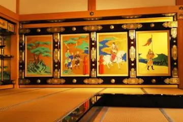 <p>Un mur somptueux dans la salle de r&eacute;ception</p>