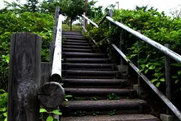 Tangga menuju bukit