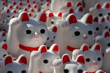 <p>Maneki Neko, si 'kucing keberuntungan'</p>
