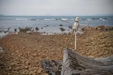 <p>Il y a de nombreux si&egrave;ges et des oeuvres d'art naturelles pour appr&eacute;cier la vue sur la mer</p>
