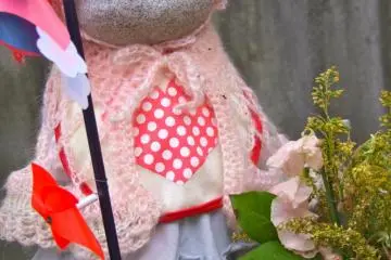 And many of the jizo are dressed up with care