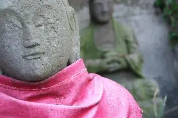 절과 사원의 본거지인 에노시맙