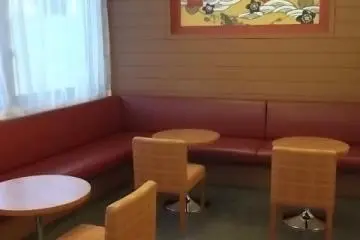 <p>Take a rest in the lobby</p>