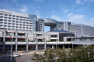 Photo: <a href="https://commons.wikimedia.org/wiki/File:Aeroplaza_Izumisano_Osaka_pref_Japan01s5.jpg" target="_blank" rel="noreferrer noopener nofollow">663highland</a> / <a href="https://creativecommons.org/licenses/by-sa/3.0/deed.en" target="_blank" rel="noreferrer noopener nofollow">CC BY-SA 3.0</a>