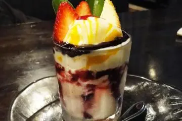 The fruit and yogurt parfait