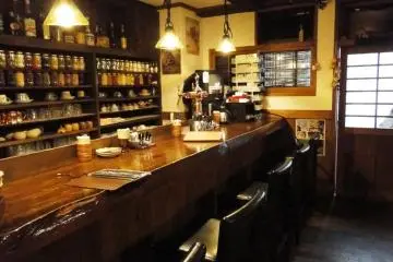 The long bar, good for lunchtime or just a drink