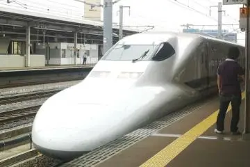 <p>Tren bala Kodama desde Tokio a Kioto via Shinagawa, Yokohama, Hamamatsu, Nagoya y Gifu</p>
