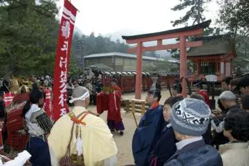 Final blessings at Kiyomori Shrine