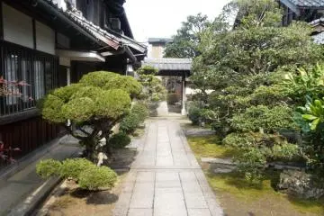 Distillery grounds of Ama no Kura Sake Brewery in Yura Northern Kyoto (Photo: Orrin Heath)