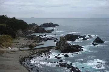 A rough sea near Cape Shiono-misaki; no wave breakers and concrete spoiling the view here