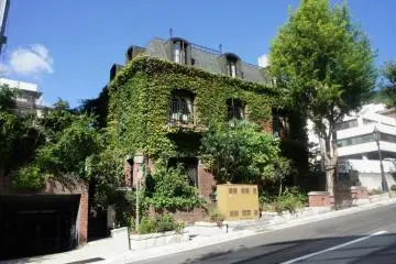 Nishimura Coffee shop in Kitanozaka in spring (Photo: Manish)