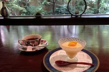 กาแฟและของหวานในชุดอาหาร 'Rindou' 