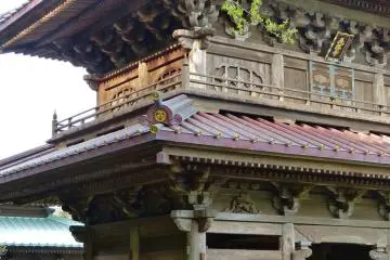 The side of the old gate