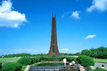 The Centennial Monument and Park can be seen from many of the hotel rooms and the La Stella restaurant on the top floor