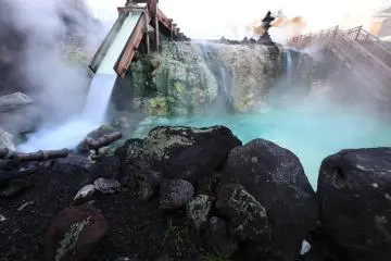 From Tohoku in the north to Kyushu in the south, Japan is famous for its hot springs and bathhouses, a place to soothe the body and soul.
