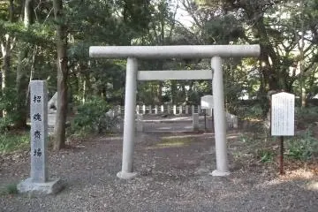 A side shrine in the grounds