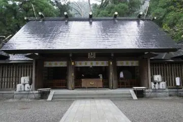 <p>ศาลเจ้าอามะ-โนะ-อิวาโตะ</p>