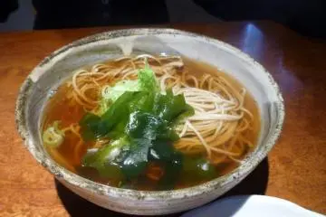 Hot soba in soup. (Photo: PPF)
