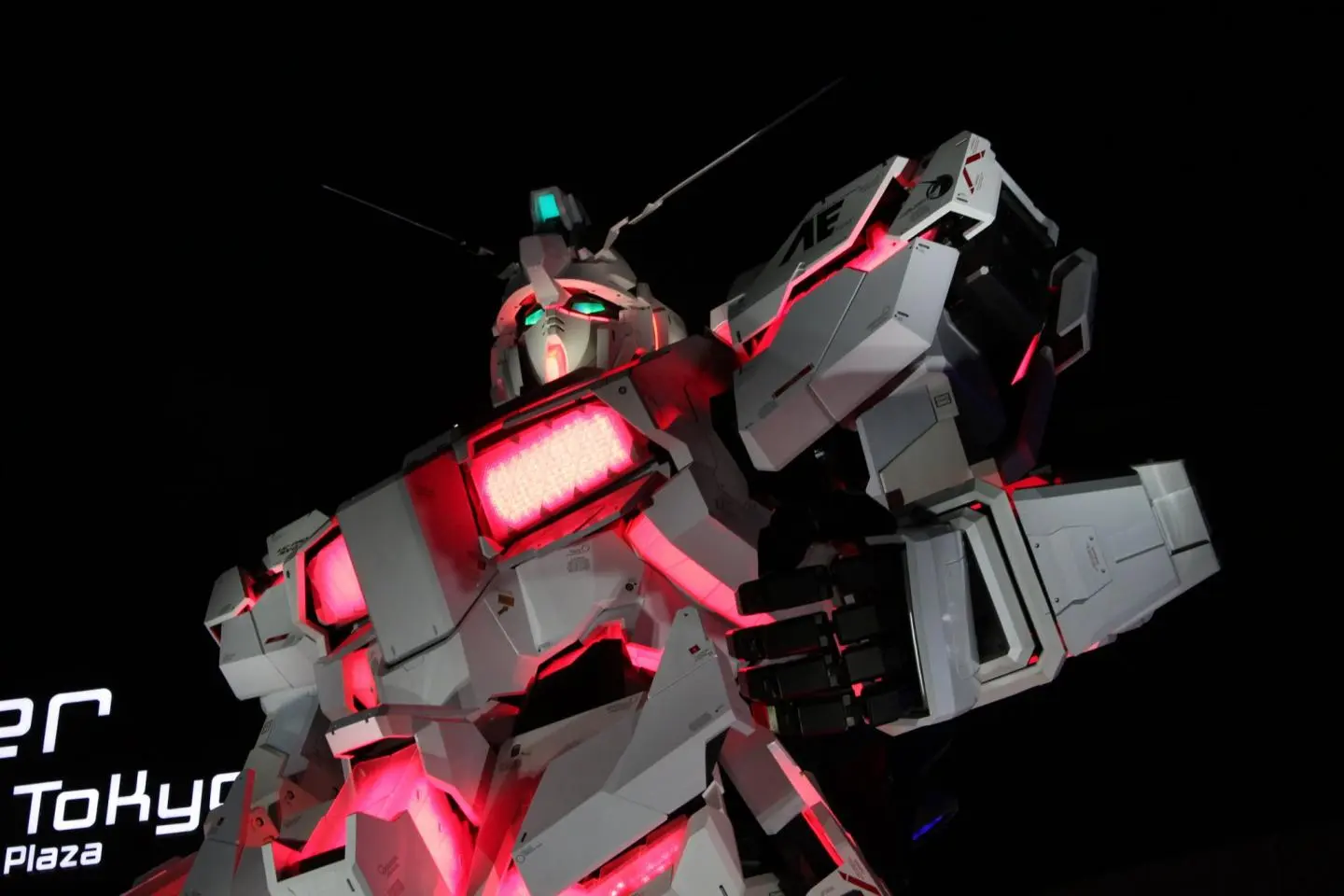 Destroy Mode illumination after dusk. (Photo: Tom Roseveare / JT)