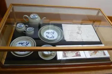 Porcelain presented to Pope John Paul II