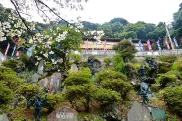 Hanzobo’s goblins standing on rocks
