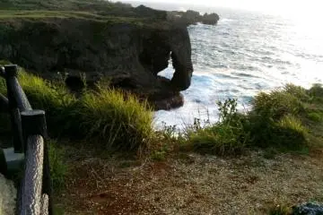 Curved Walkway at Cape Manza Onna Son North of Naha Okinawa (Photo: Iyu Mura)