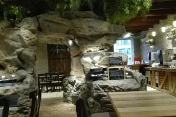 Jurassic Restaurant